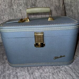 Vintage blue travel make up case